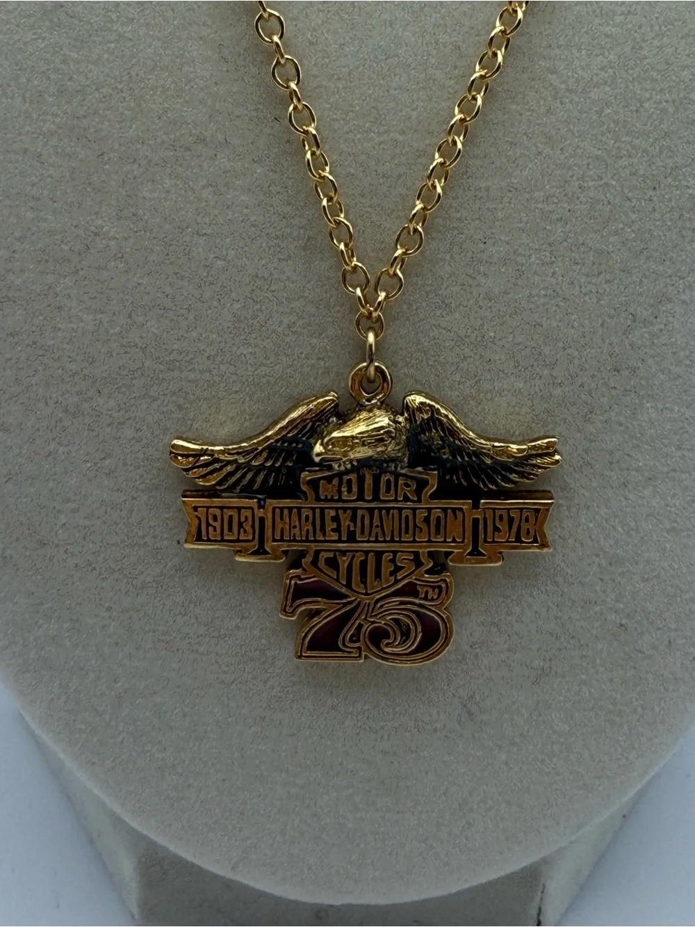 Harley-Davidson 2015 Eagle Harley-Davidson 2015 Eagle Pendant Necklace Gold Tone